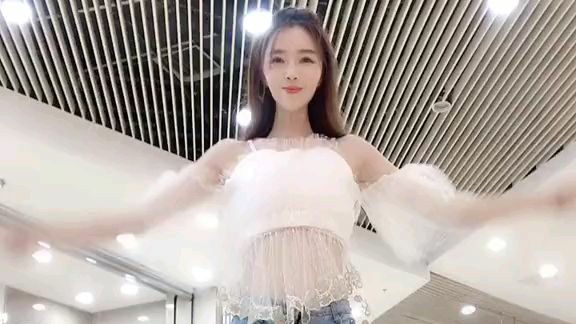 为什么穿牛仔的小姐姐都笑得这么甜呢